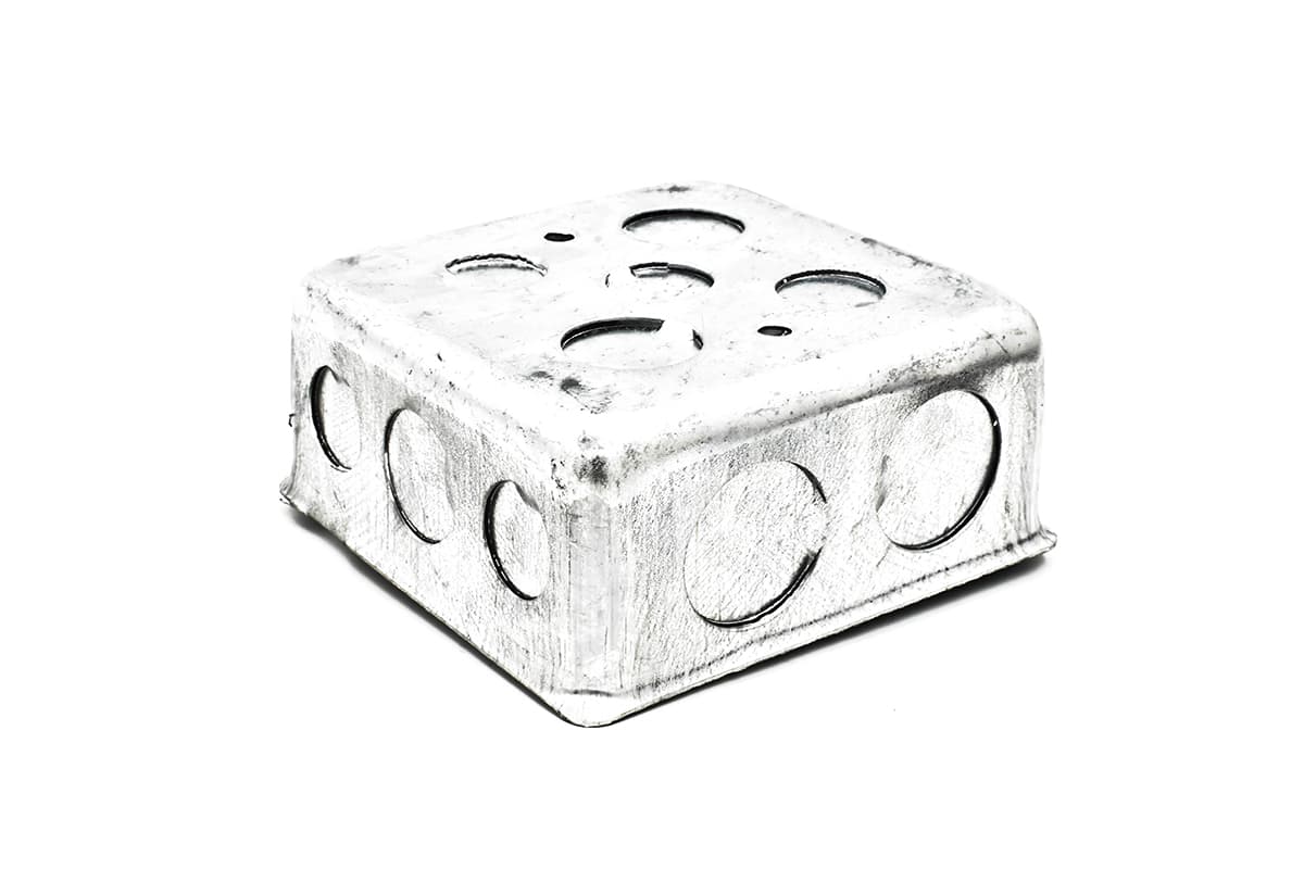 Caja cuadrada galvanizada 25 mm 5" x 5"