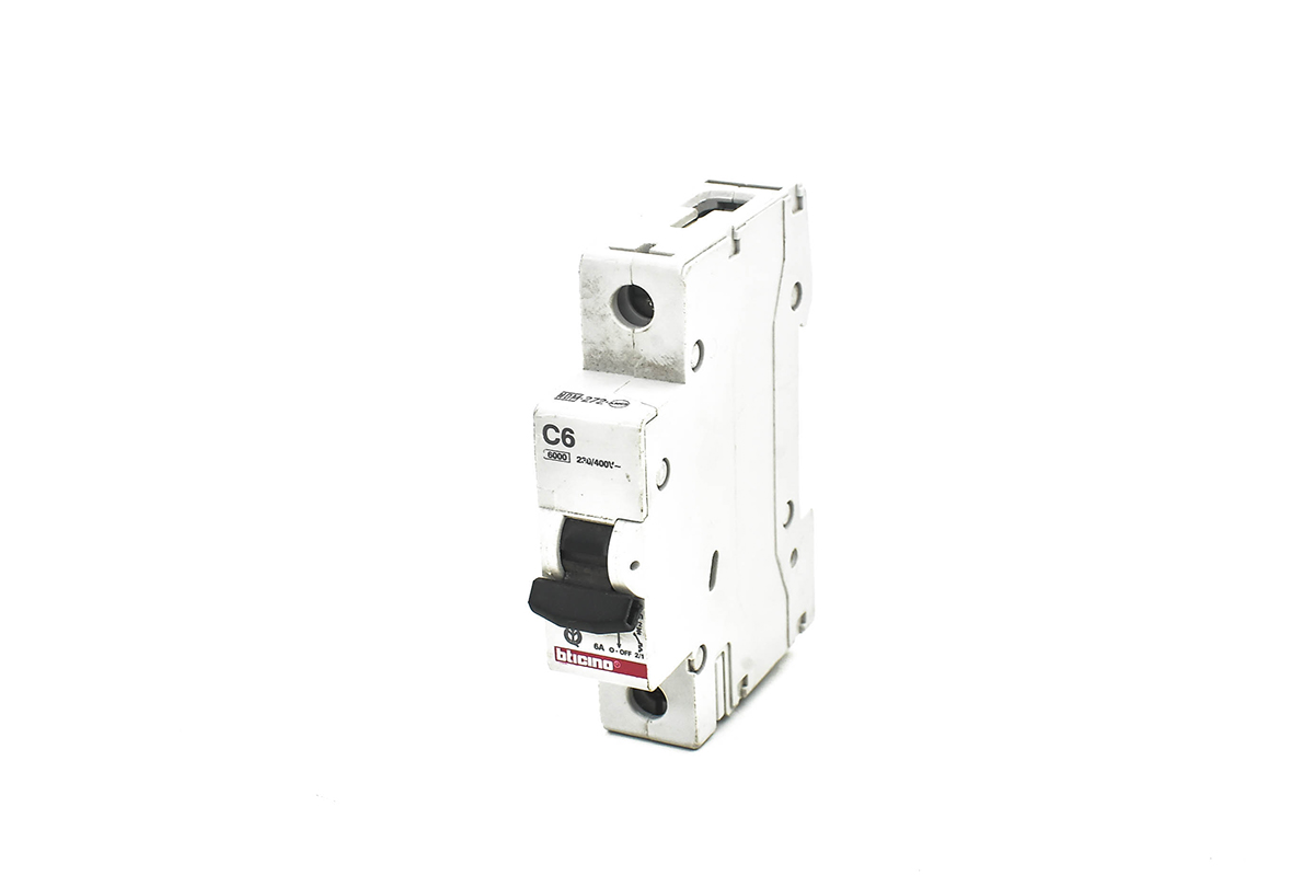 Interruptor termomagntico 1 x 6 amperes	 	