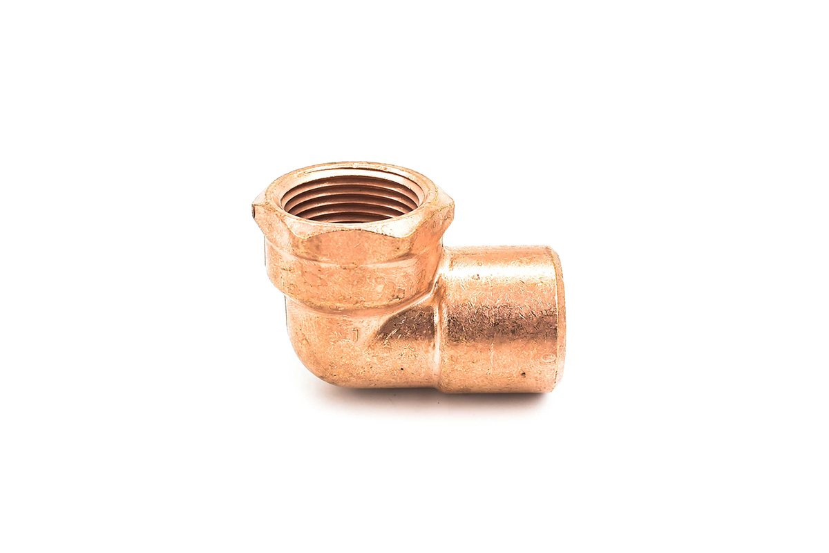 Codo de cobre con exterior de fierro 19 mm (3/4