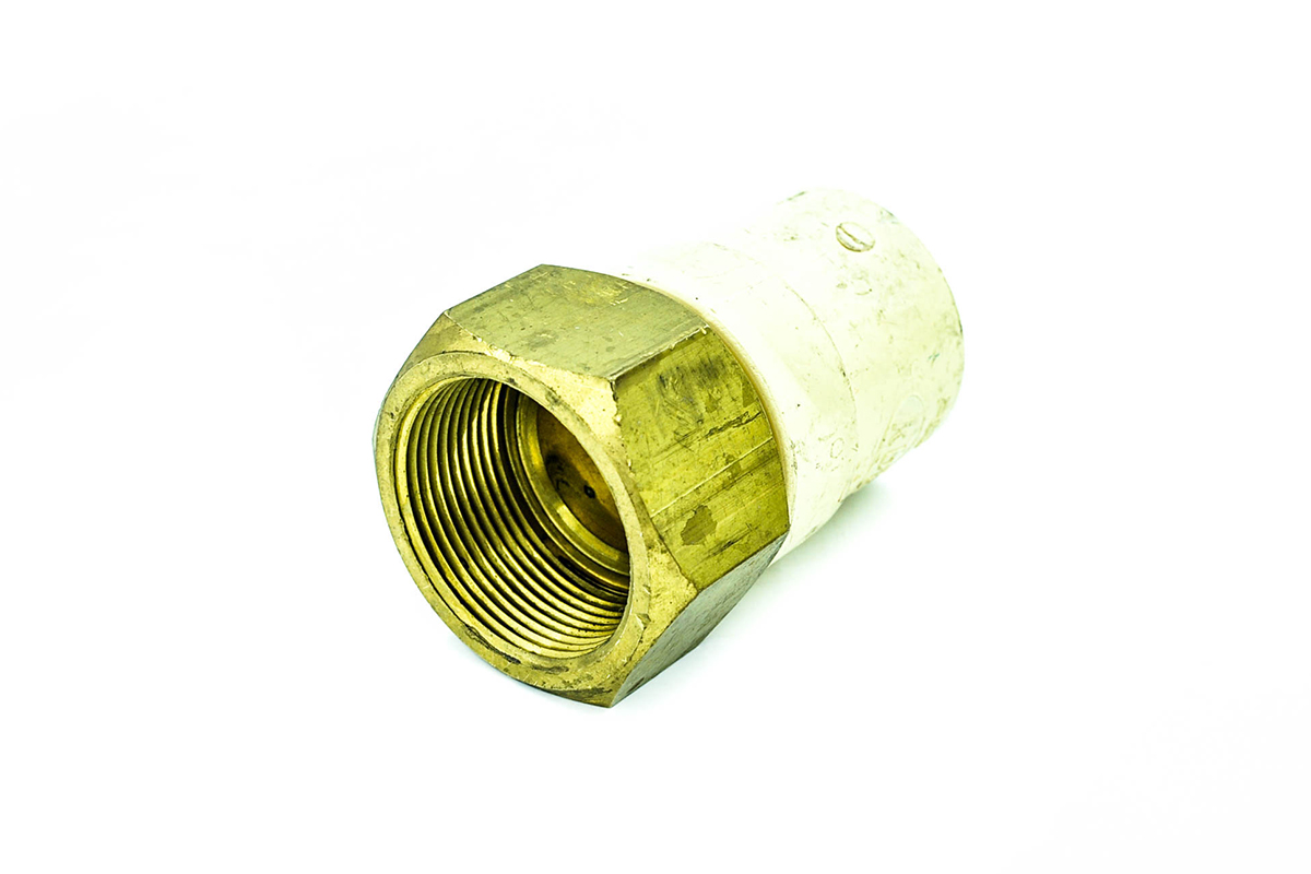 Cople CPVC inserto fierro interior 38 mm 