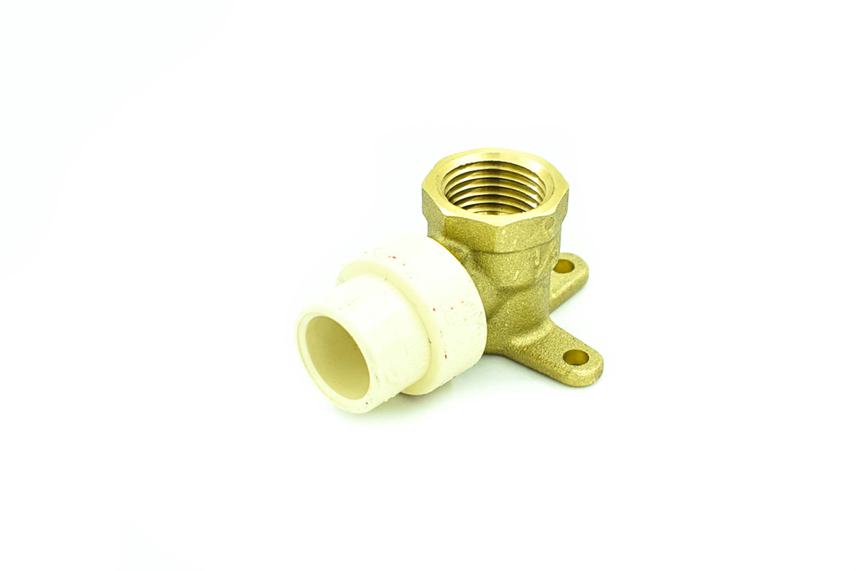Codo oreja fierro interior 13 mm (1/2