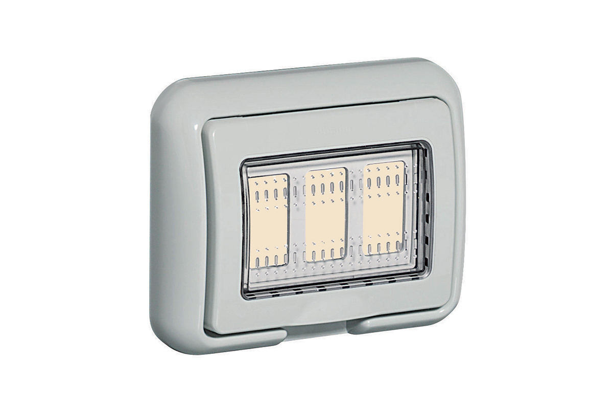 Tapa protegida para instalacin de empotrar color gris 