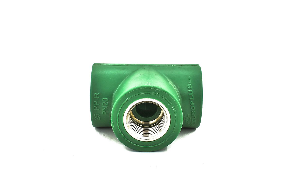 Tee hembra de polipropileno con interior galvanizado 19 x 13 mm (3/4