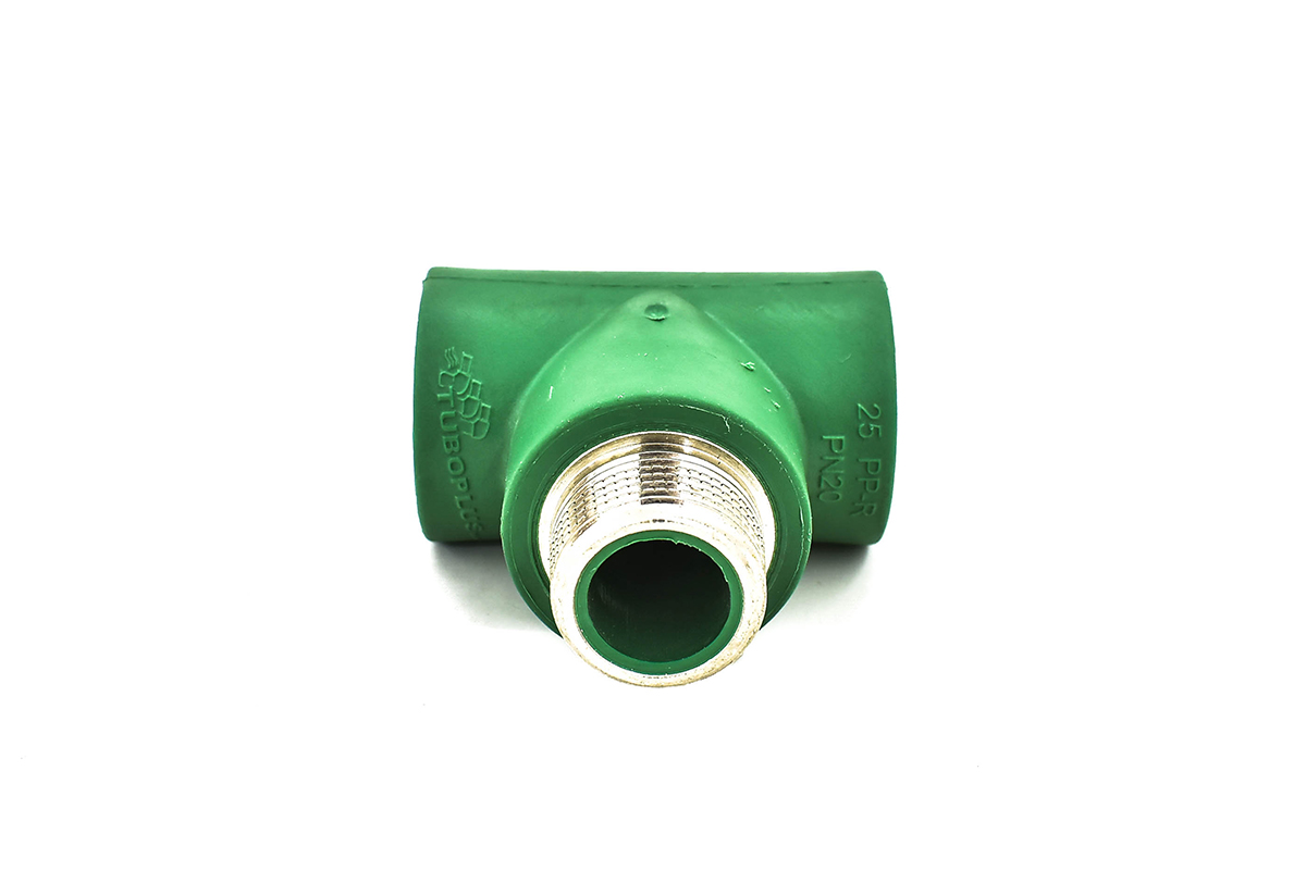 Tee macho de polipropileno con galvanizado 19 x 19 mm (3/4
