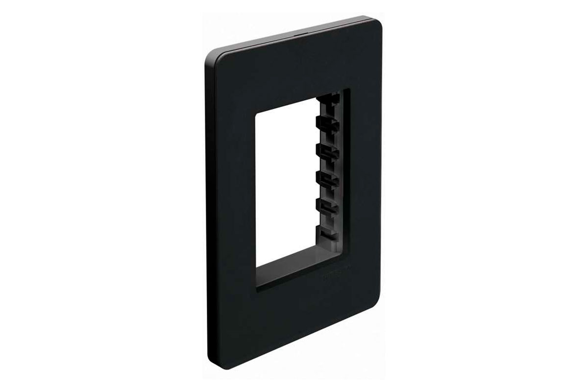 Tapa de tres ventanas N1373-NS chasis color negro